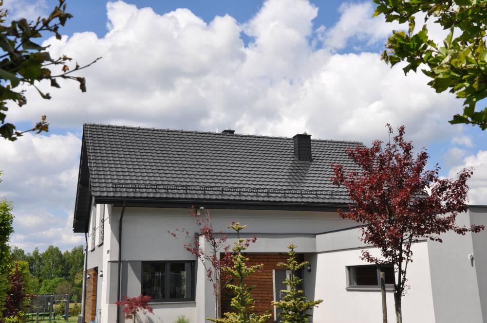 Dom Dwuspadowy - Antracyt Glazurowany Dachówka Bogen Reform 11, Częstochowa